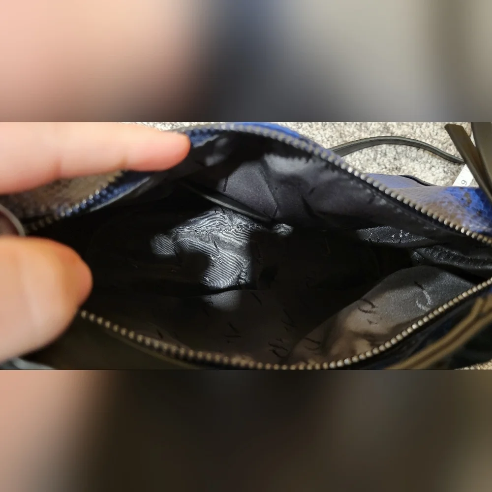 Simply Vera Blue Snake Print Purse - Picture 7 of 9